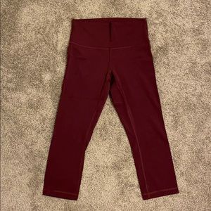 Lululemon cropped leggings.